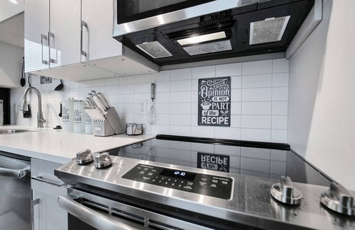 Central Business District Apartamento | Luxury Loft Downtown!