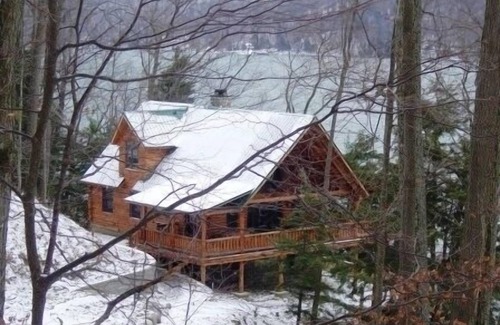 Skaneateles Cabina | Cabaña de lujo en el bosque en el lago Skaneateles