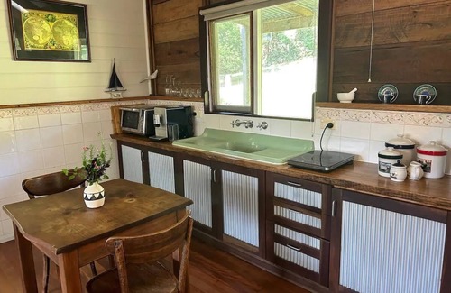 Termeil Cabaña | Luxury log cabin near beach, dog-friendly, private