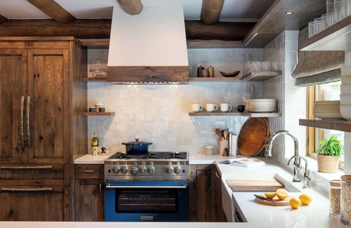 Hailey Casa | Luxury Log Cabin Near Bigwood River