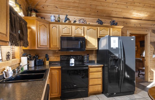 Branson Cedars Cabina | Juego de cabañas de lujo Mesa 2 salas de estar de más de 2400 pies cuadrados Lone Star