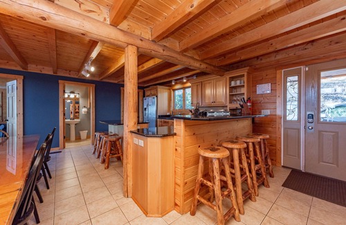 Mountainside Casa | Waltzing Moose Lodge - Lake Access, casa que admite mascotas con jacuzzi