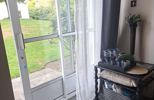 Royal Docks Apartamento | Luxury London Riverside Apartment within 3 minute walk of DLR transport network
