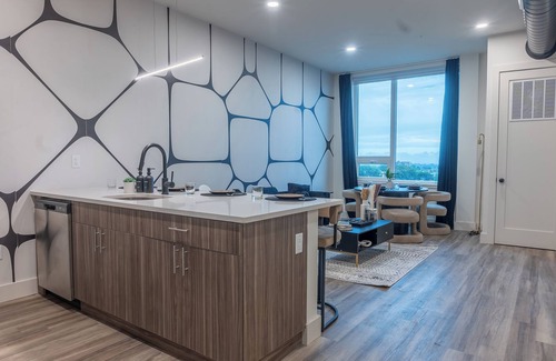 East Orange Apartamento | Luxury Lookout: NYC view, 2BR+Free Parking, Sleeps 8, 20%Off