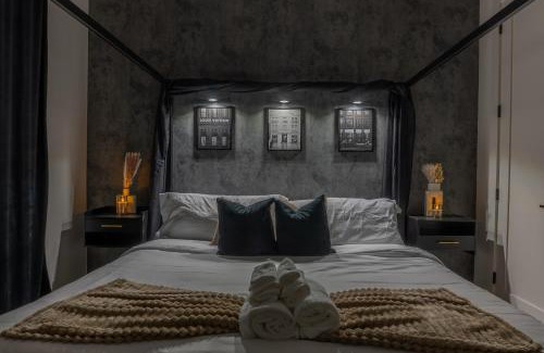 East Orange Apartamento | Luxury Lookout with NYC view, 2BR plus Free Parking, Sleeps 8, 20 Percent Off