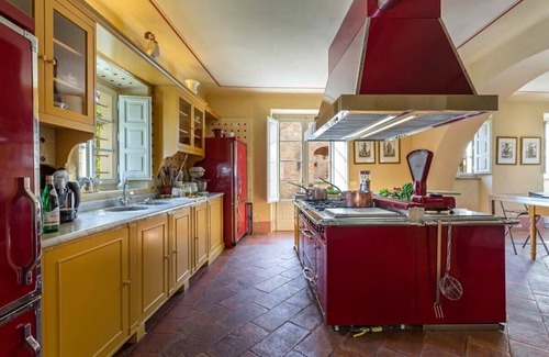 Vorno Apartamento | Luxury Lucca villa Su