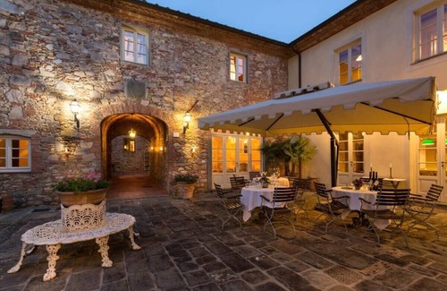 Vorno Apartamento | Luxury Lucca villa Su