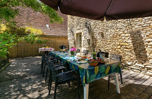 Sainte-Alvere Casa | Casa señorial de lujo con increíble terraza en una finca del castillo de 24 acres