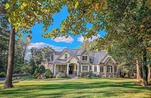 Narvon Casa | Luxury Mansion: Heated Pool + Hot Tub + Arcade Room