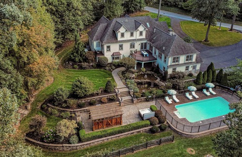 Narvon Casa | Luxury Mansion: Heated Pool + Hot Tub + Arcade Room