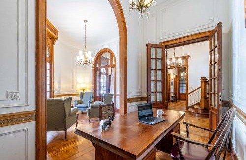 Recoleta Villa | Luxury mansion in Recoleta - Jacuzzi - Sauna - 40 people