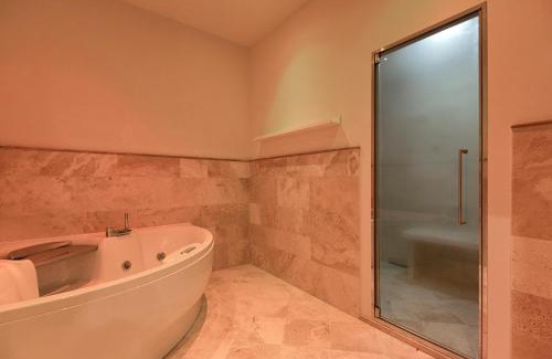 Foiano della Chiana Apartamento | Luxury Marigold Cortona View I Comfort Sauna & Infinity Pool