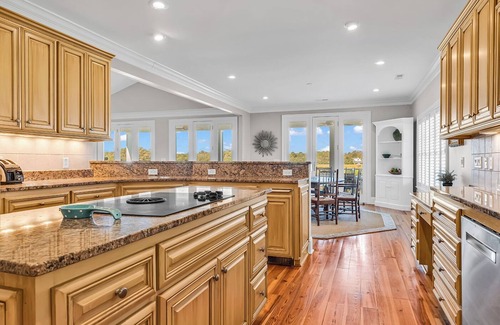 Litchfield by the Sea Casa | Luxury marsh front home offering both beach and marsh