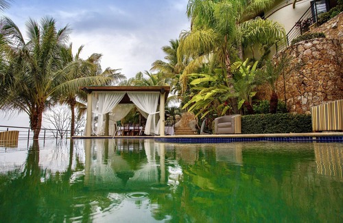 Boca de Tomatlán Hotel | Luxury Master Suite With Beach, Ocean and Swimming Pool View