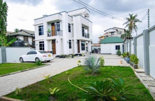 Mbezi Beach Apartamento | Luxury Meets Comfort in Mbezi Beach