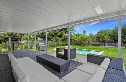 Golden Glades Villa | Luxury Miami