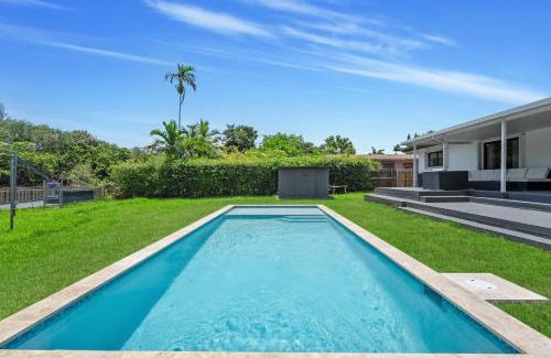 Golden Glades Villa | Luxury Miami