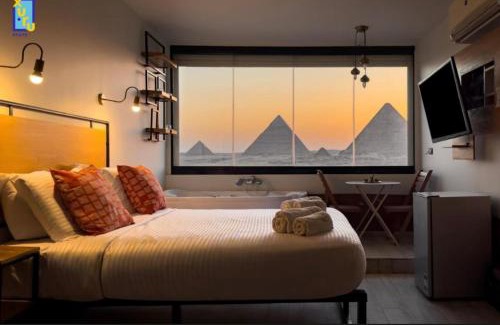 Giza Hotel | Luxury Middle East pyramid &jacuzzi