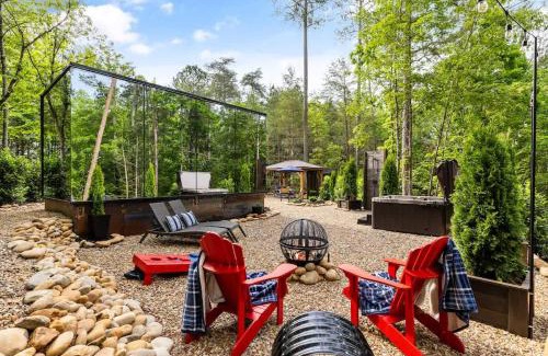 Caton Casa | Luxury Mirror Cabin-Private-Hot Tub-FirePit