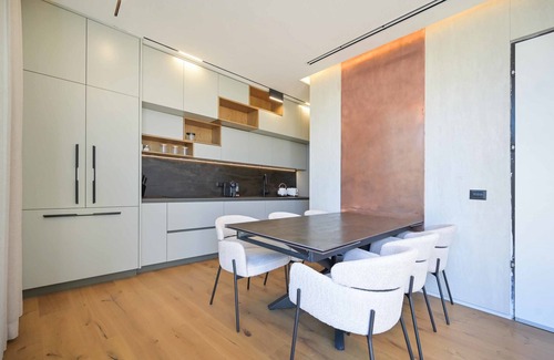 Tel Aviv City Center Apartamento | Luxury Modern 3BR Penthouse W/Pool by HolyGuest