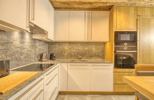 Hollersbach im Pinzgau Apartamento | LUXURY modern alpine-style apartment with private SAUNA and AWESOME VIEWS!