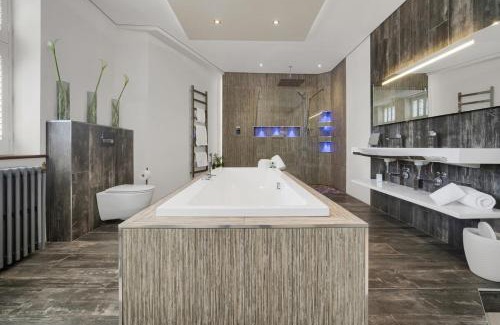Castle Apartamento | Luxury & Modern - Central - Beach Access - Wind St