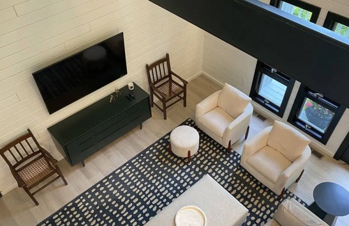 Harbor Springs Chalet De Esquí | Luxury Modern Chalet for Skiing & Summer Fun
