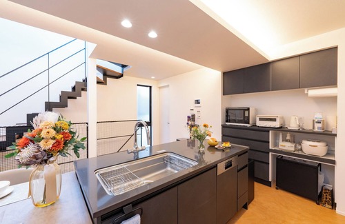 Setagaya Casa | Luxury Modern House Let's travel as if you were living in a 130 square meter newly built house. 7 minutes to Shibuya without transfers / Accommodates up to 8 people