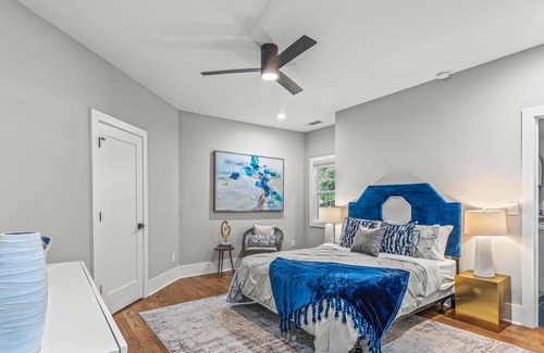 Cumming Casa | Luxury Modern Lake House with Deep Water Dock & Amazing View, South End of Lake