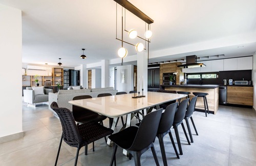 Pitahaya Casa | Luxury Modern Luquillo Beach Villa