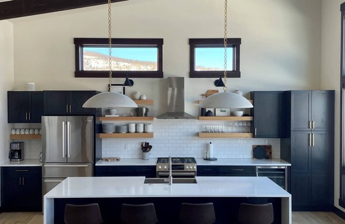 Silverthorne Casa | Luxury Modern Retreat centrally located to the best ski resorts in CO!