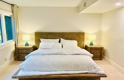 Oldsmar Casa | Luxury Modern Retreat I Spacious, Private & Serene