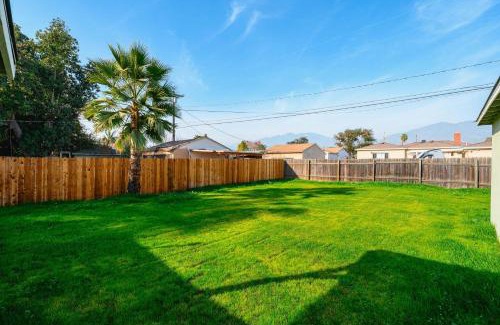 Monrovia Casa | Luxury Modern Retreat with Spacious Yard & Premium Comfort