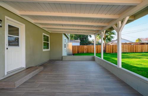Monrovia Casa | Luxury Modern Retreat with Spacious Yard & Premium Comfort