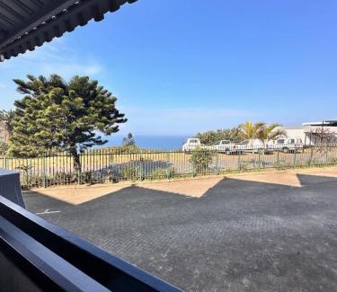 Umdloti Apartamento | Luxury modern studio apartment