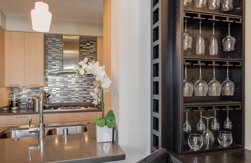 Downtown Condominio | Condominio de lujo en Americana at Brand (2 BD / 2. 5BTH)