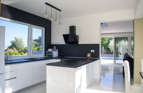Rudine Casa | Luxury modern villa Quenn Helen