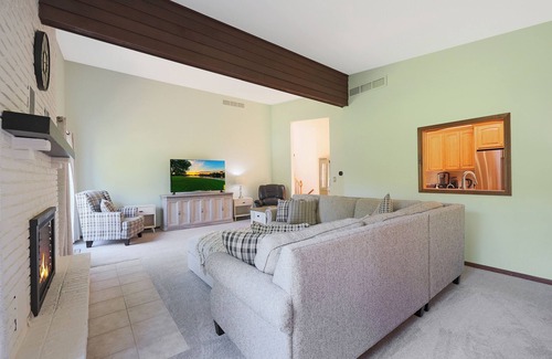 McHenry Casa | Luxury Moraine Hills Home w/heated Pool and Sauna — Up to 10 Guests!