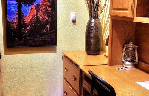 Pine Cove Cabina | Luxury Mountain Cabin - Dog Friendly! 30 day minimum stay.