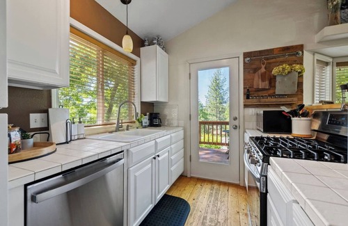 Tuolumne Cabina | Clean Mountain Cabin- Yosemite, Dodge Ridge, Pinecrest Lake