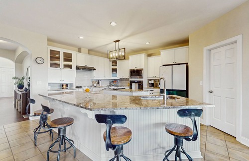 Talking Rock Casa | Luxury mountain compound with infinity pool, hot tub, fire pit & much more