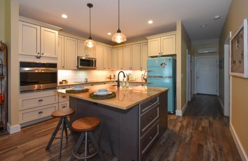 Mars Hill Casa | Lux Mtn Home..:Dog Spa & Hot Tub Near Wolf Ridge Ski Resort🏔️🎿