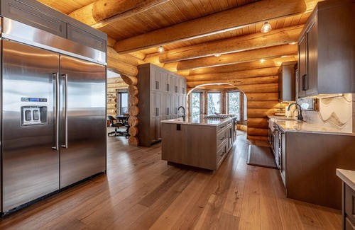 Leavenworth Cabina | Luxury Mountain Lodge. Unrivaled Views. Chef’s Kitchen. Family Play Spaces.