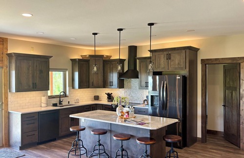 Carbon County Casa | Luxury Mountain Lodge with Hot Tub & Panoramic Sierra Madre Views.