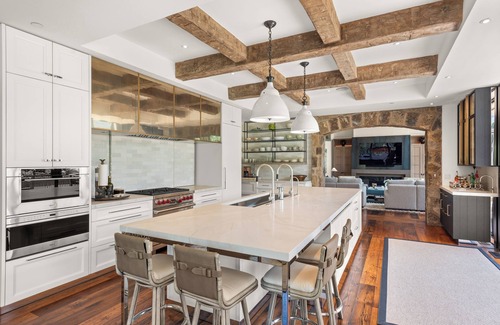 Aspen Casa | Luxury Mountain Retreat with Breathtaking Views and Expansive Backyard