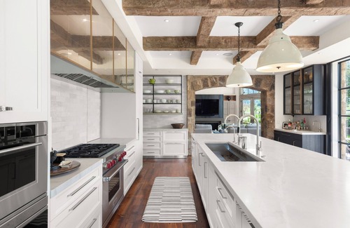 Aspen Casa | Luxury Mountain Retreat with Breathtaking Views and Expansive Backyard