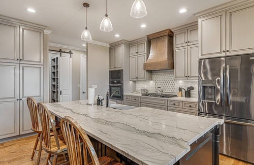 Mars Hill Casa | BlueBird by CM | Luxe Pet-Friendly, Amazing Views+Biltmore Pass