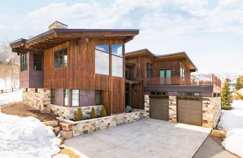 Park City Casa | Luxury Mountain Villa, Walk to Ski Lifts, Stunning 360 Degree Views!