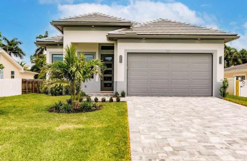 Naples Park Casa | Luxury Naples 4br W Pool Near Vanderbilt Beach