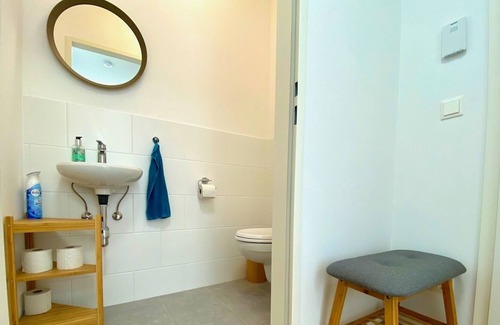 Favoriten Apartamento | Luxury at thermal baths and subway, 12 minutes to the center